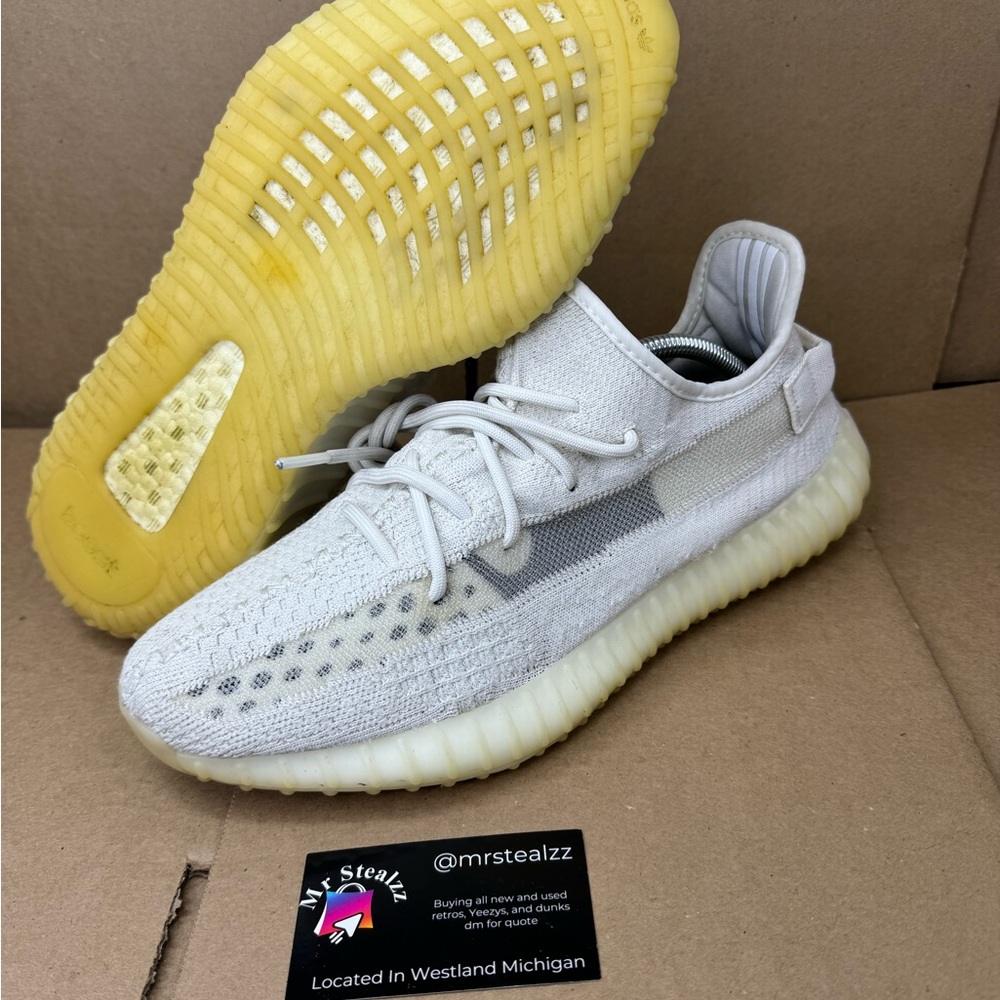 Yeezy 350 v2 Bone